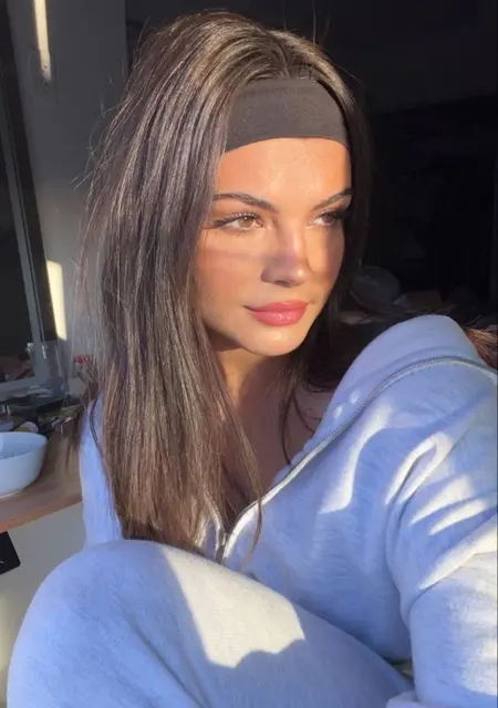 Я Полина, 25, знакомлюсь для общения в Омске