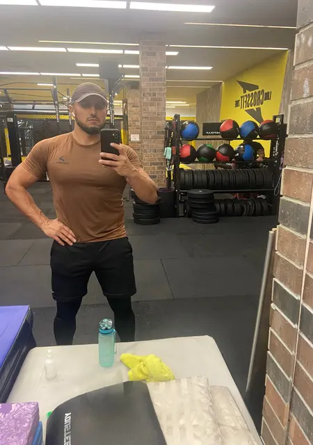 Я Артур, 31, знакомлюсь для приятного времяпровождения в Избербаше