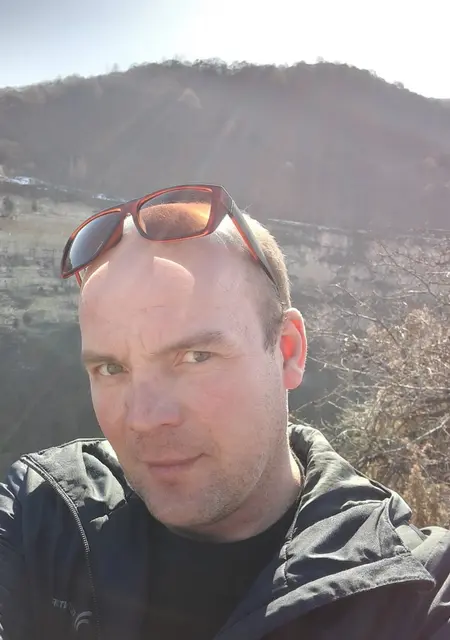 Я Вадим, 40, из Энгельса, ищу знакомства без обязательств