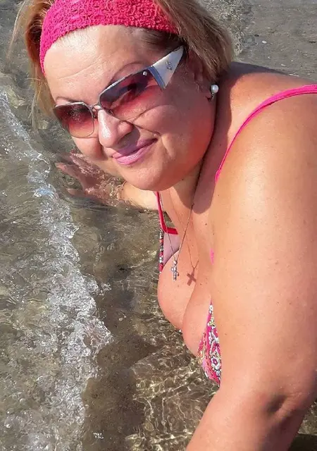 Я Людмила, 64, знакомлюсь на одну ночь в Нижнем Новгороде