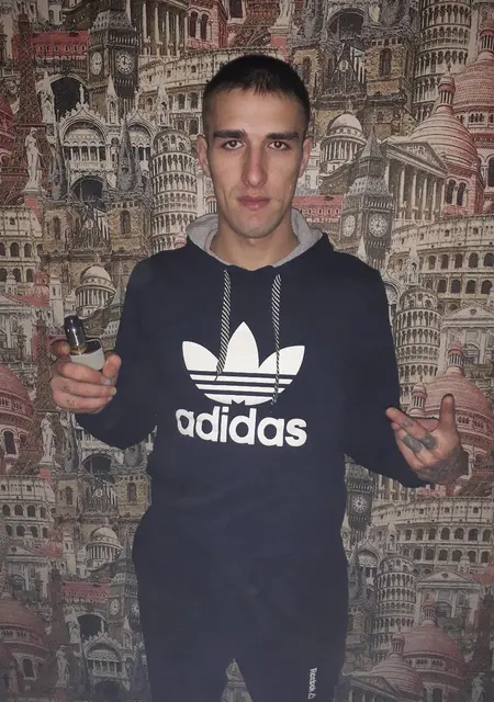 Я Андрей, 35, из Серова, ищу знакомства без обязательств