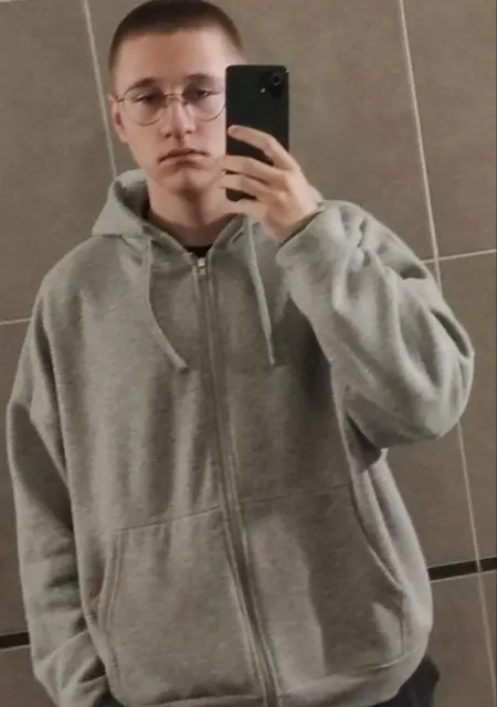 Я Илья, 19, знакомлюсь для постоянных отношений в Калуге