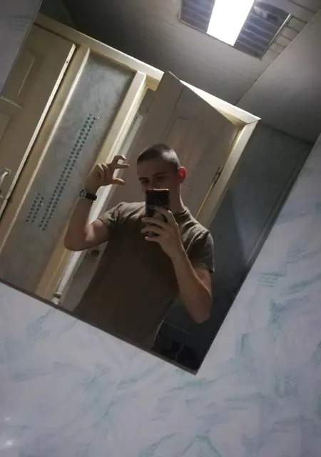 Я Ден, 23, знакомлюсь без обязательств в Фрязине