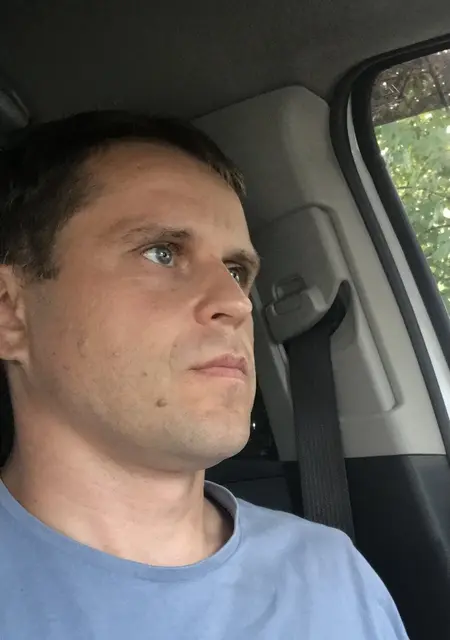 Дима из Калининграда, ищу на сайте знакомства без обязательств