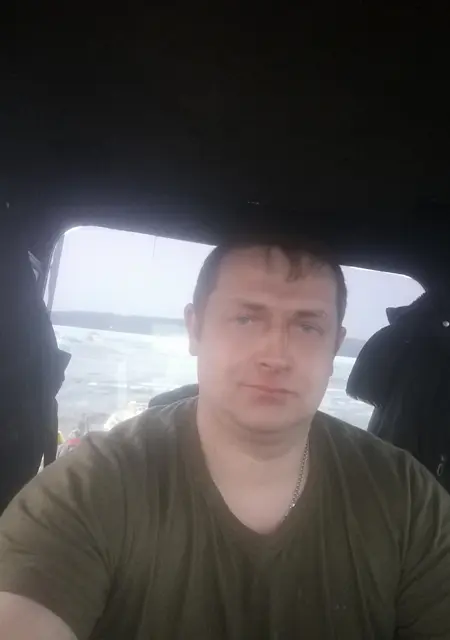 Я Алексей, 32, из Междуреченска, ищу знакомства без обязательств