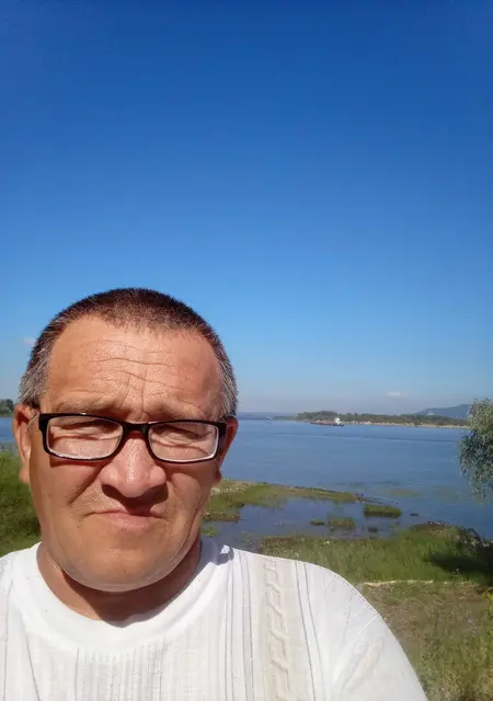 Сергей из Новокуйбышевска, мне 57, познакомлюсь на одну ночь