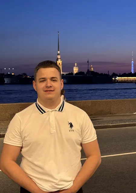 Я Женя, 19, из Перми, ищу знакомства без обязательств