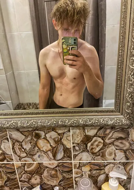 Я Kris, 23, знакомлюсь без обязательств в Казани