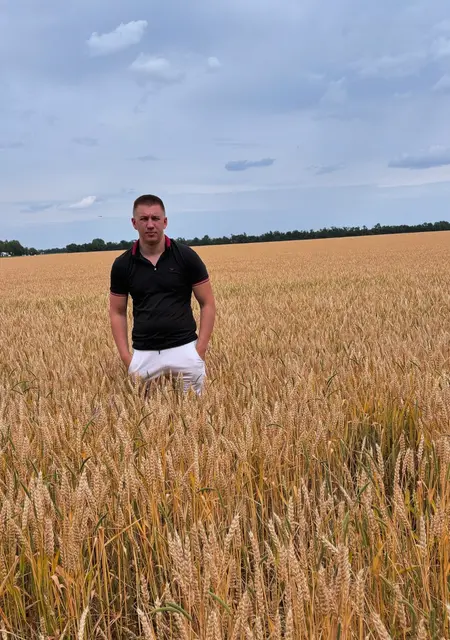 Александр из Москвы, мне 26, познакомлюсь на одну ночь