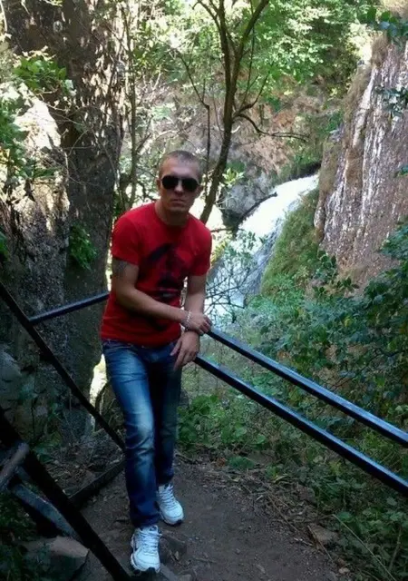 Я Антон, 38, знакомлюсь на одну ночь в Хасавюрте