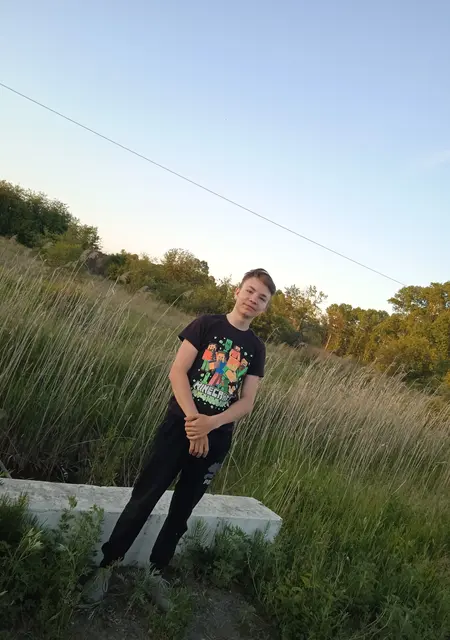 Я Данил, 19, из Благовещенска, ищу знакомства на одну ночь