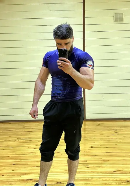 Про из Махачкалы, ищу на сайте открытые отношения