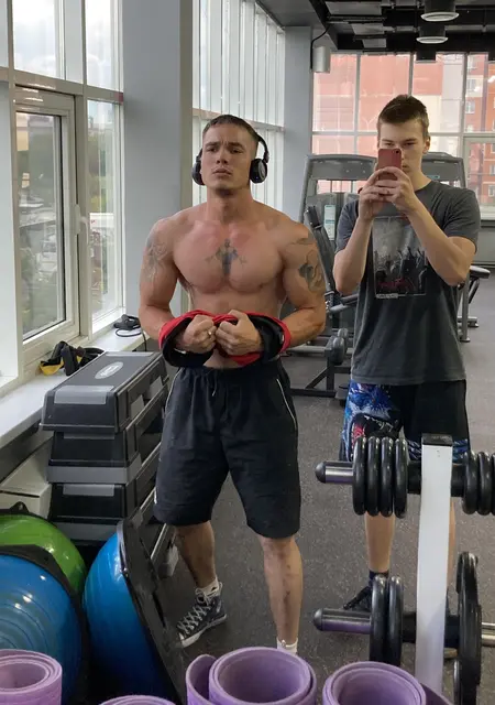 Я Герман, 24, из Копейска, ищу знакомство для приятного времяпровождения