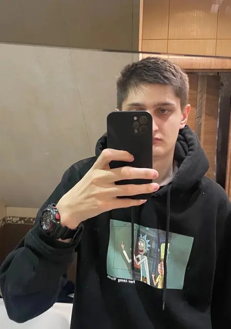 Я Женя, 22, из Пензы, ищу знакомства без обязательств