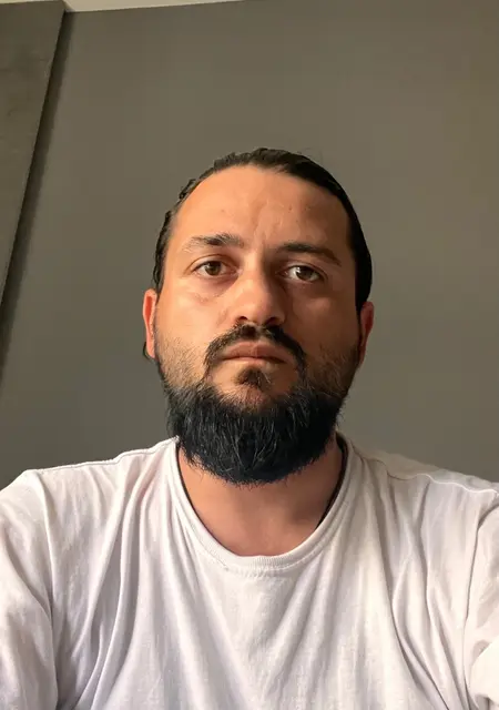 Я Eric, 35, знакомлюсь на одну ночь в Минеральных Водах