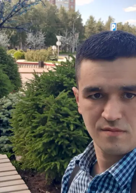 Я Арсентий, 30, знакомлюсь на одну ночь в Сургуте