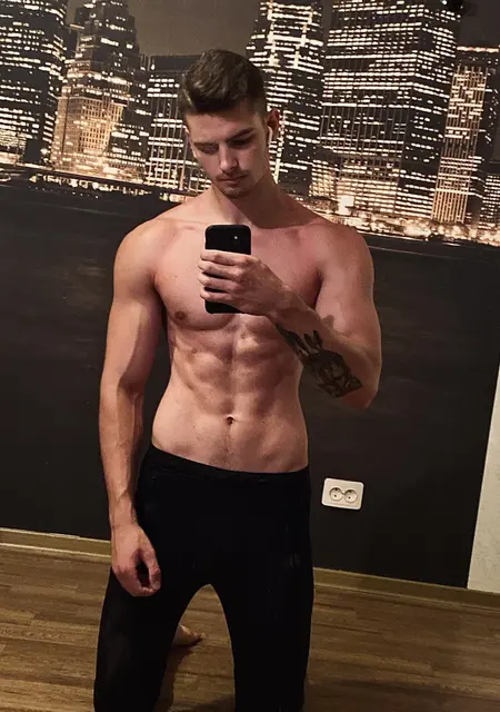 Я Данил, 23, из Тюмени, ищу знакомство для приятного времяпровождения