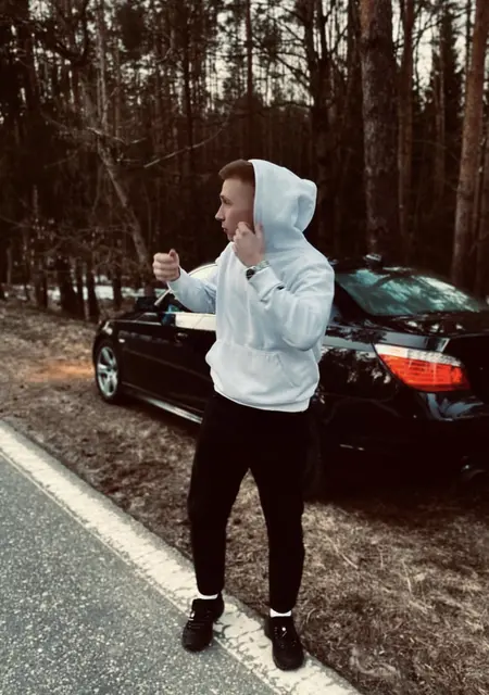 Artur из Измаила, ищу на сайте знакомства на одну ночь