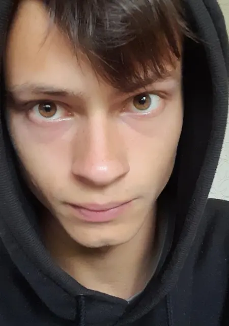 Я Дима, 21, знакомлюсь на одну ночь в Калининграде