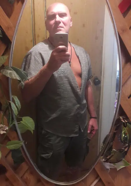 Я Сергей, 48, из Воронежа, ищу знакомства на одну ночь