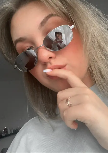 Арина из Твери, мне 27, познакомлюсь без обязательств