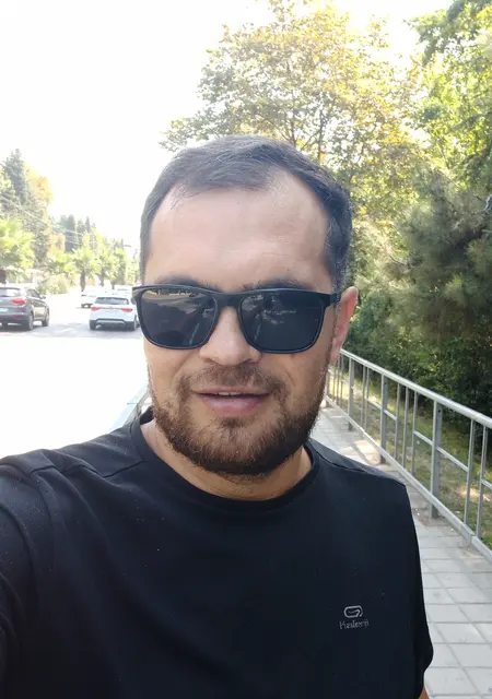 Я Роберт, 40, из Екатеринбурга, ищу знакомство для приятного времяпровождения