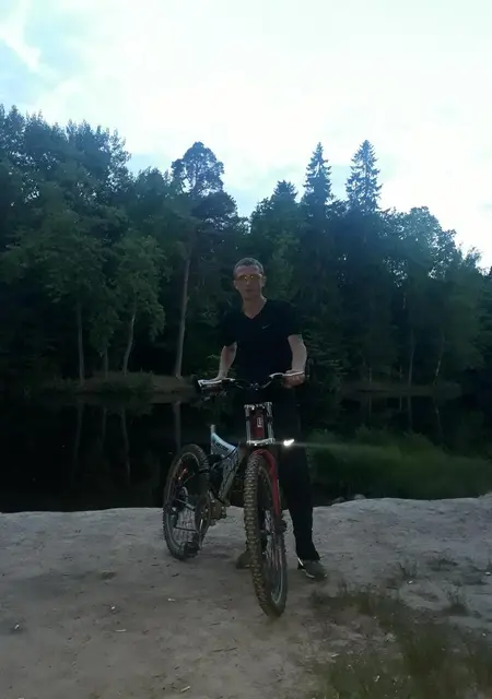 Саша из Сланцев, ищу на сайте знакомства на одну ночь