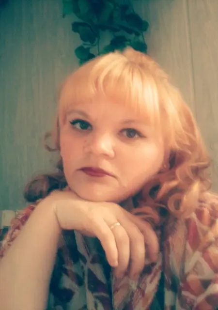 Ирина из Шахт, мне 40, познакомлюсь без обязательств