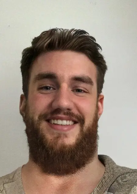 Я Артём, 27, знакомлюсь на одну ночь в Чебоксарах