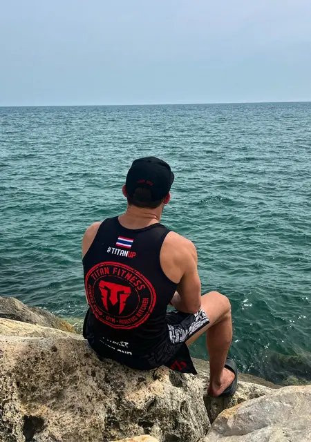 Артём из Коломны, мне 32, познакомлюсь