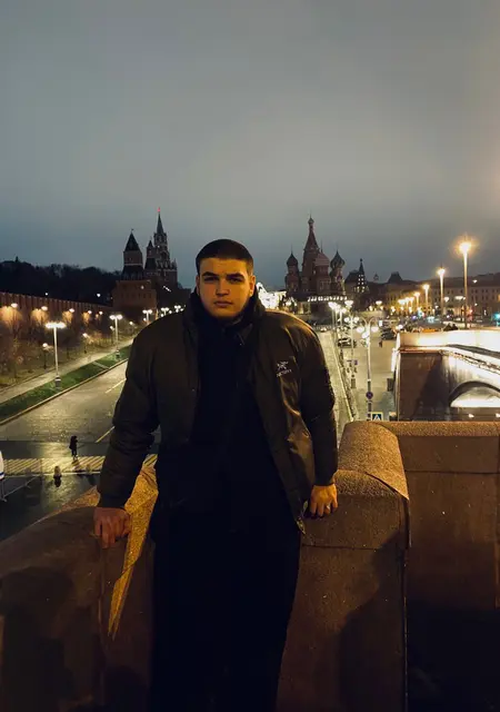 Артур из Саратова, ищу на сайте знакомства на одну ночь