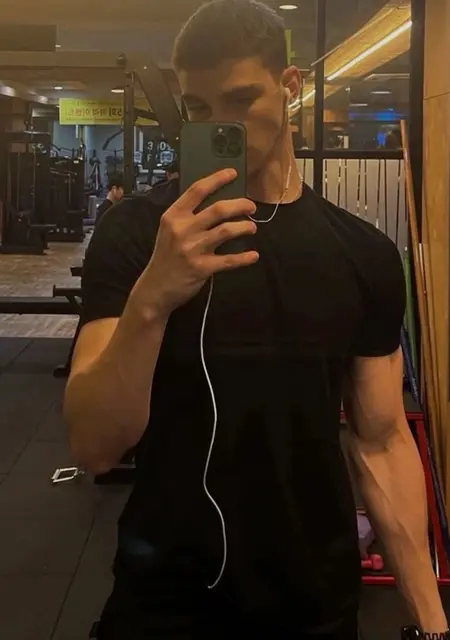 Глеб из Рязани, ищу на сайте знакомства на одну ночь