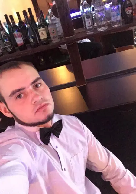 Денис из Кургана, мне 24, познакомлюсь на одну ночь