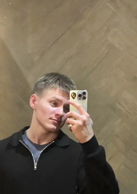 Я Влад, 20, из Челябинска, ищу знакомства на одну ночь