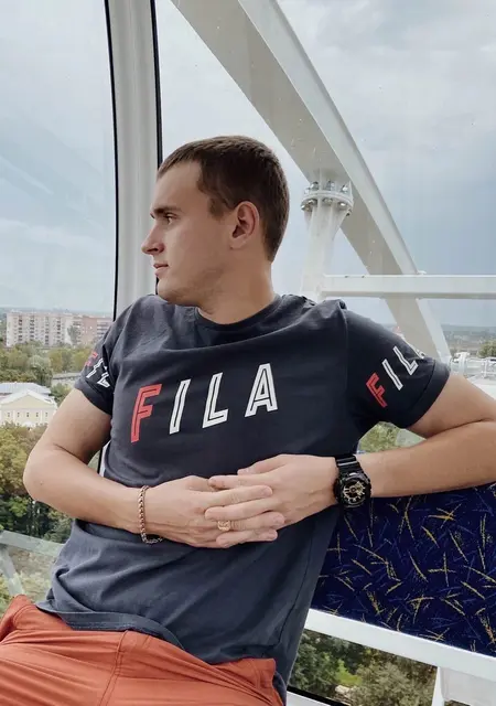 Антон из Пскова, мне 30, познакомлюсь для общения