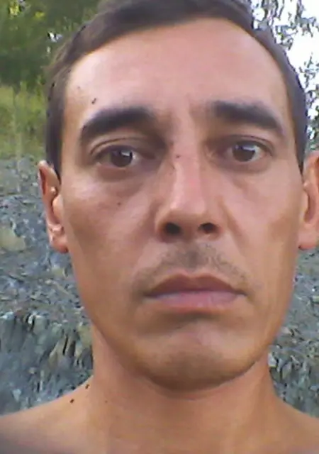 Я Игорь, 45, из Нижней Туры, ищу знакомства без обязательств