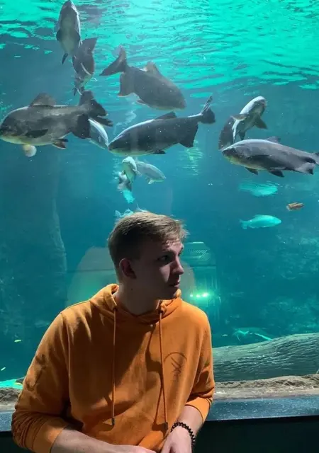 Я Максим, 25, из Смоленска, ищу знакомства без обязательств