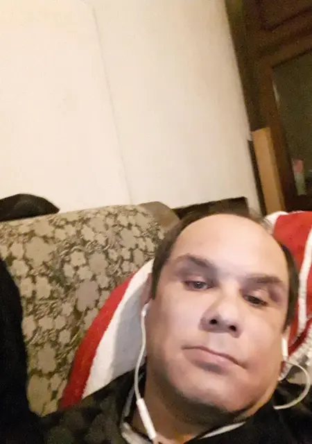 Евгений из Пущина, мне 45, познакомлюсь на одну ночь