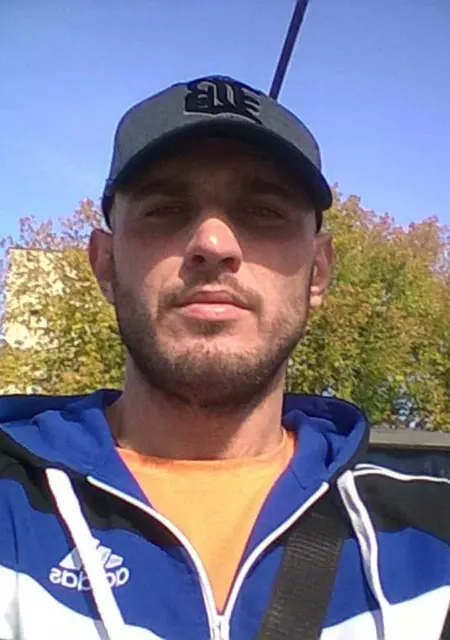 Павел из Северска, ищу на сайте знакомства на одну ночь