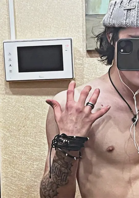 Я Роман, 19, из Севастополя, ищу знакомства без обязательств