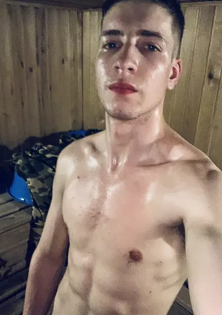 Макс из Пензы, мне 24, познакомлюсь на одну ночь