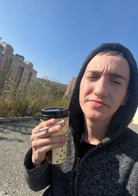 Андрей из Владивостока, мне 25, познакомлюсь для постоянных отношений