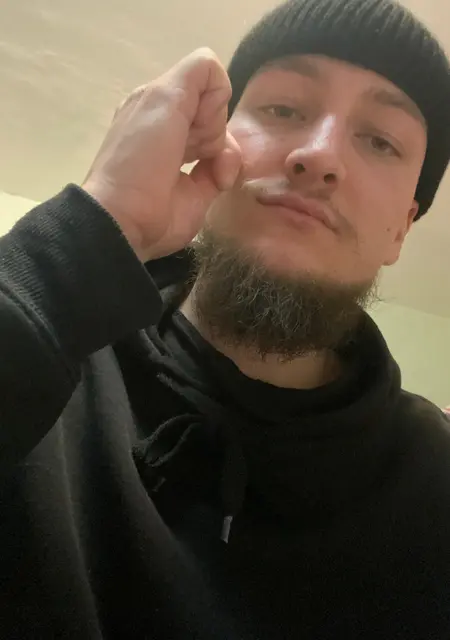 Dantes из Ялты, мне 27, познакомлюсь для общения