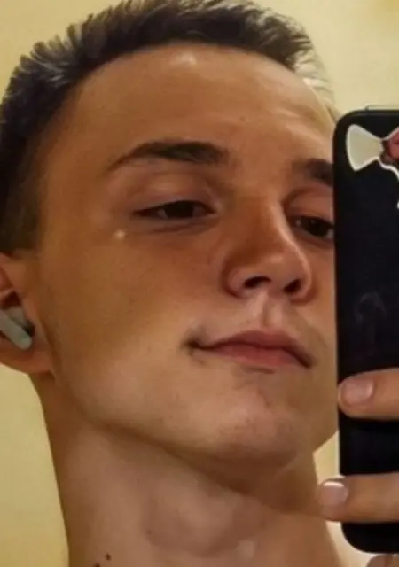 Максим из Уфы, мне 21, познакомлюсь для вирта