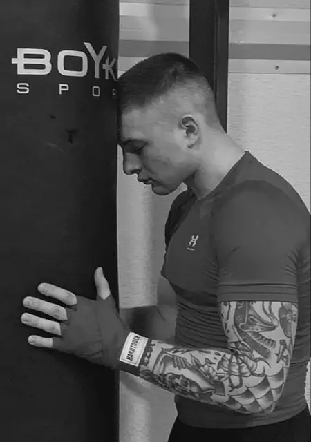 Я Егор, 25, знакомлюсь для открытые отношения в Мариинске