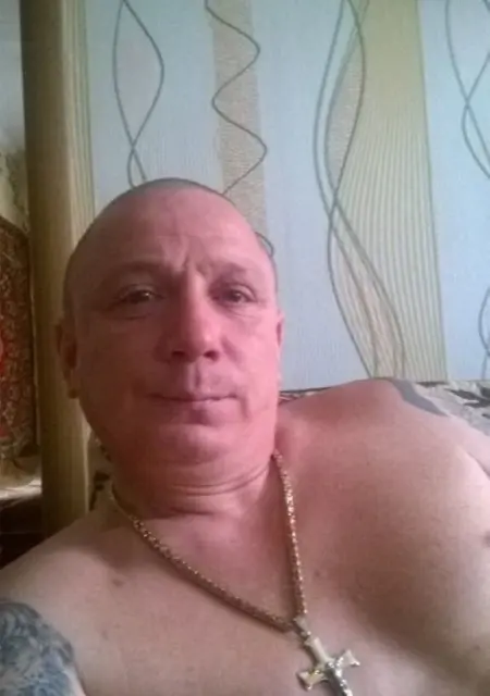 Александр из Рославля, мне 48, познакомлюсь на одну ночь