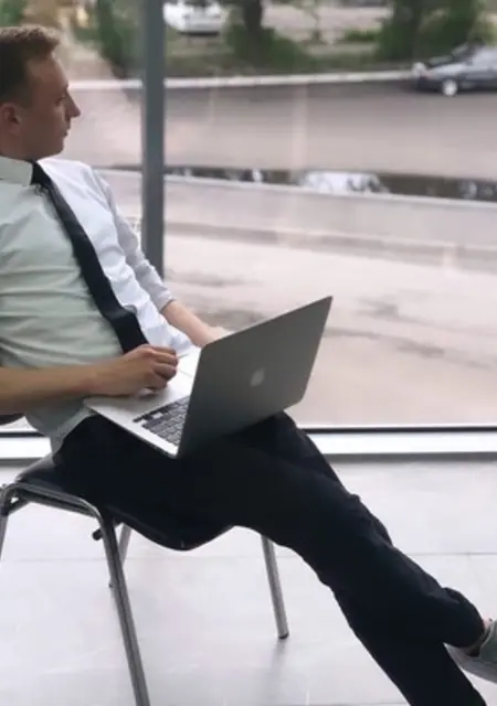 Я Илья, 28, из Минусинска, ищу знакомства на одну ночь