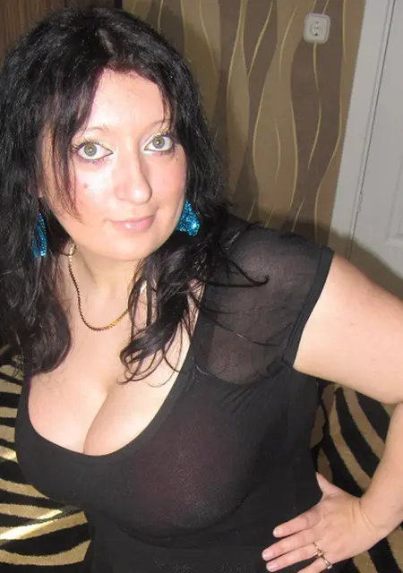 Я Lana, 46, знакомлюсь на одну ночь в Саратове