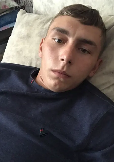 Я Вадим, 24, из Невинномысска, ищу знакомства на одну ночь