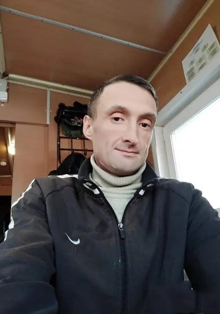 Я Эдуард, 43, знакомлюсь без обязательств в Нижневартовске